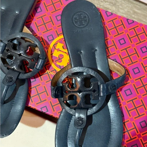 EUC Tory Burch Black Sandals with Box and Dust Bag - Picture 4 of 8